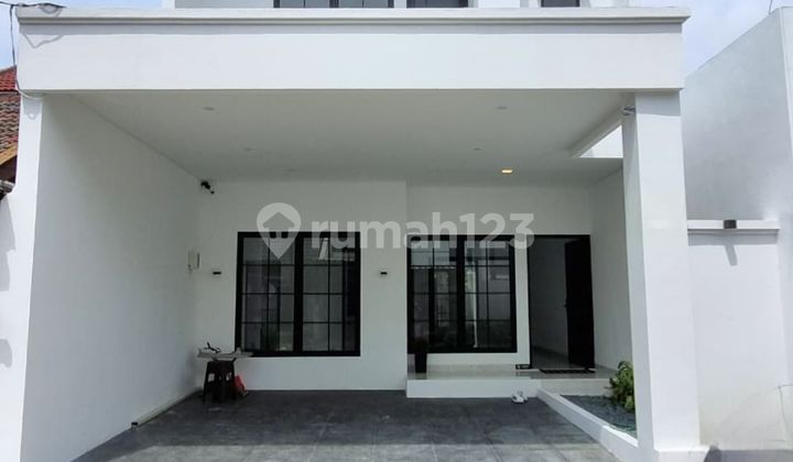 New House in Bintaro with New Furnishings in Tropical Modern Style Smart Home