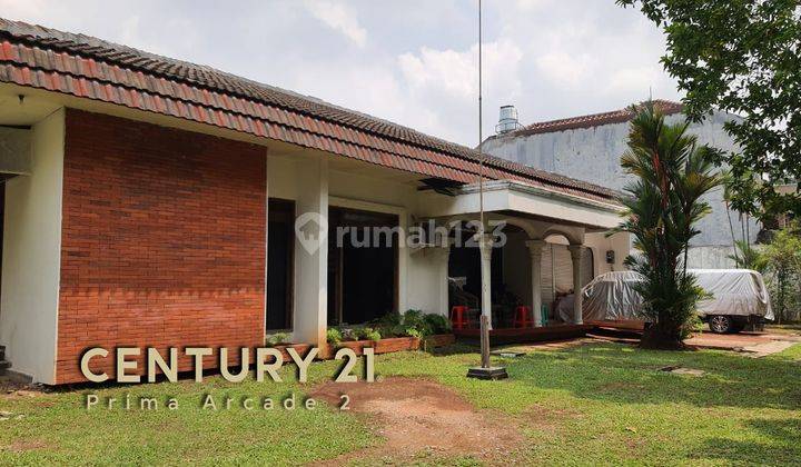 Rumah Dengan Halaman Luas Di Bintaro Jakarta Selatan, 4031 DZ 1