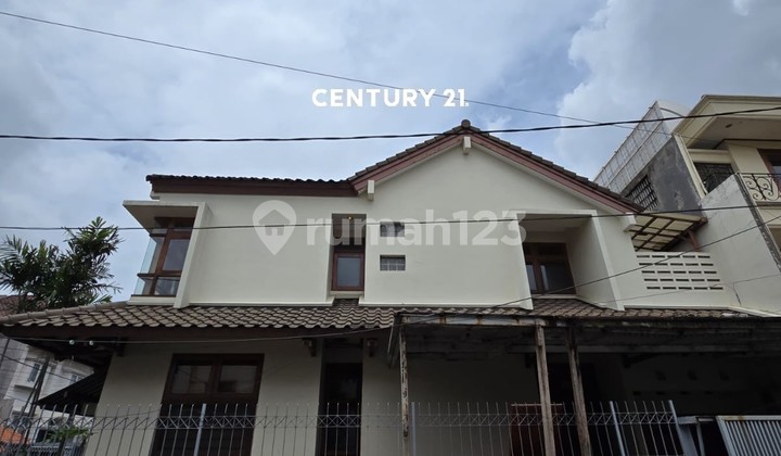 Ready-to-Live House in Pondok Indah, South Jakarta Fr 15952 Ready-to-Live House in Pondok Indah, South Jakarta Fr 15952