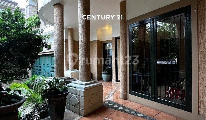 Well-Maintained 2-Story European Style House in Pondok Indah Fr 14349 1