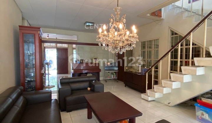 Dijual Rumah Luas Dengan Halaman Depan Belakang Siap Huni 8389 Oc