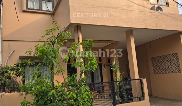 For Sale Spacious 120 Ready-to-Live House in Villa Bintaro Indah Sc16731