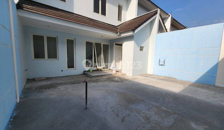 Rumah Disewakan 2 Lantai 8x20 Suvarna Sutera Area Golf 5