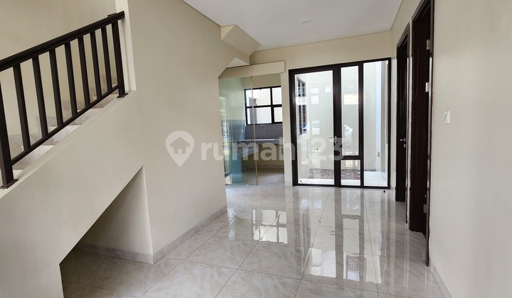 Nego Sampai Jadi !!! Jual Rumah Di Lavon 1 Hoek Badan