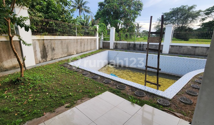 Jual Rumah Style Mediterania Golf Ada Kolam Renang