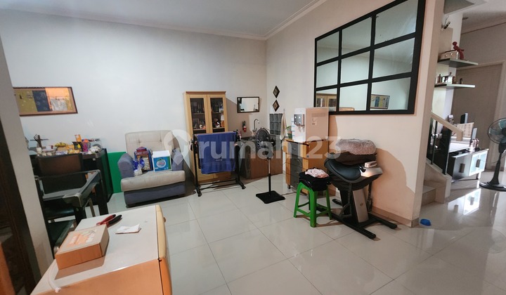 Jual Bu Rumah 2 Lantai Suvarna Sutera Area Golf 8x20