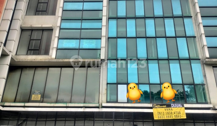 Selling Attached Shophouse in Tangcity Mall Area Facing the Road 1