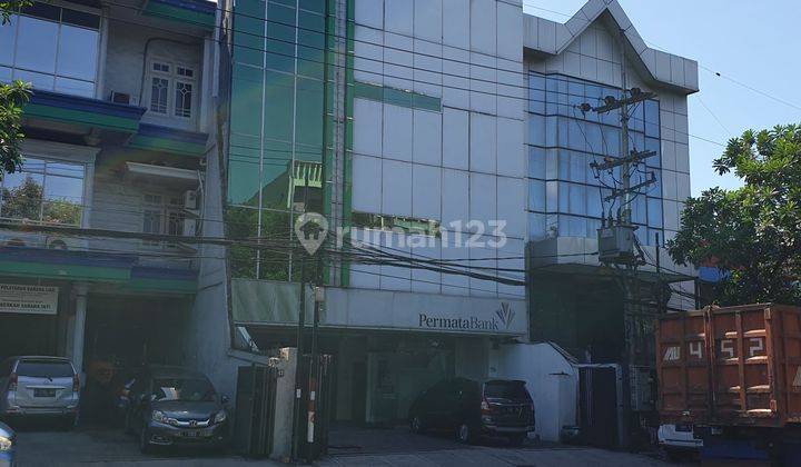 Kantor dekat pelabuhan Tanjung Perak