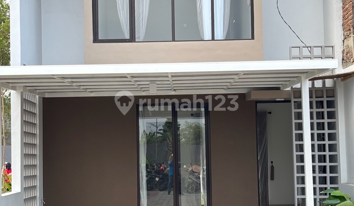 UTJ Only 5 Million! Modern House with Easy Access to Surabaya UTJ Only 5 Million! Modern House with Easy Access to Surabaya