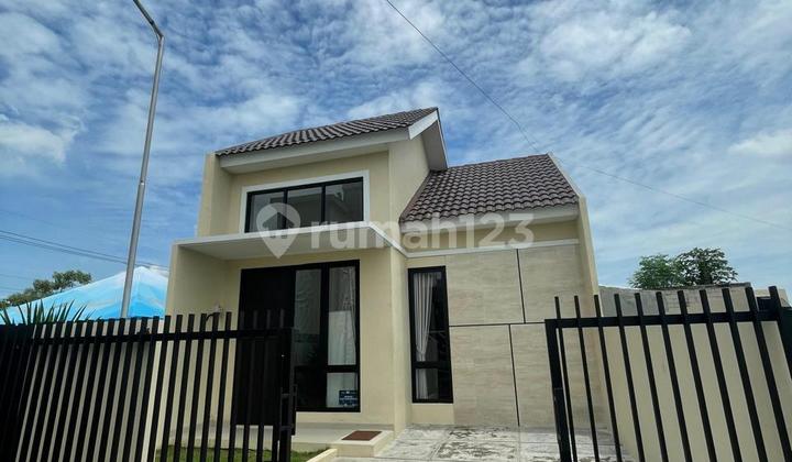 Only about 300 million for a house in the Juanda area.