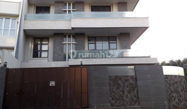 Dijual Rumah 3 Lantai Mewah Bagus di Gading Residence, Kelapa Gading, Jakarta Utara 2