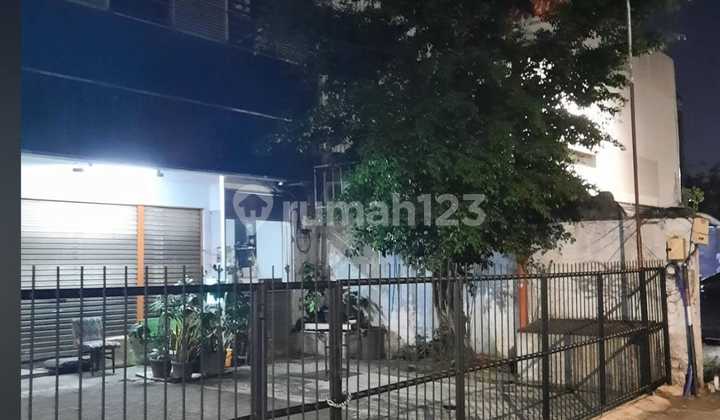 Dijual Ruko Gandeng 3,5 Lantai Dekat Terminal Rawamangun di Jakarta Timur