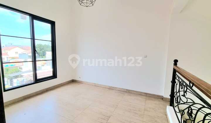 Rumah 2,5 Lantai Kalibata Pancoran - LT 112, 4+1 KT, SHM IMB, Harga Nego! 2