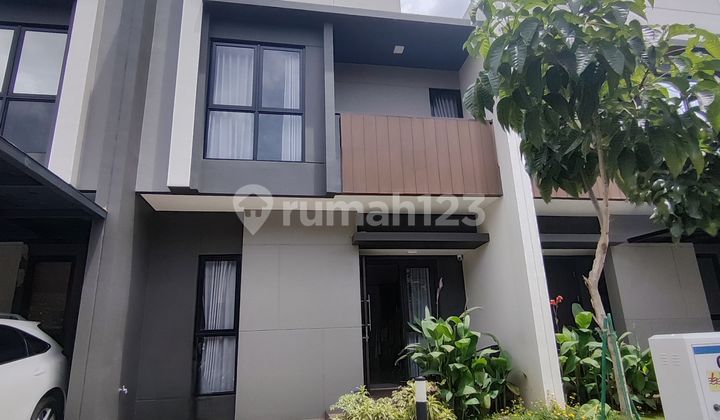For Sale: Nice House in a Comfortable Environment at Regia Cluster, Summarecon Crown Gading, Bekasi