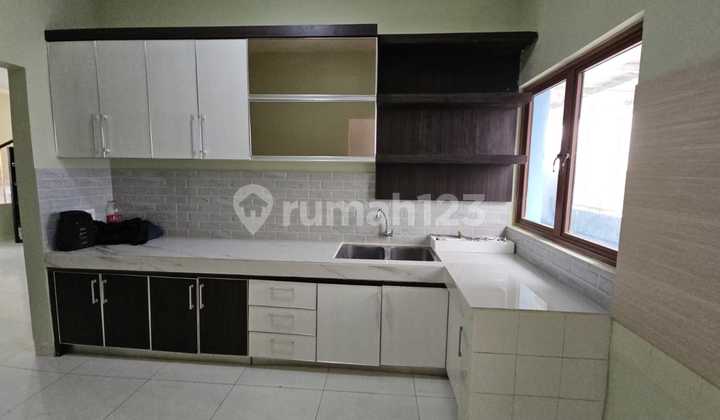 Rumah Minimalis Siap Huni di Cluster Cassia Jgc - LT 149 M², Dapur + Kitchen Set 2