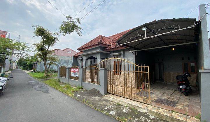 Rumah Nyaman Di Jalan Pleret Sumber Banjarsari Solo 1