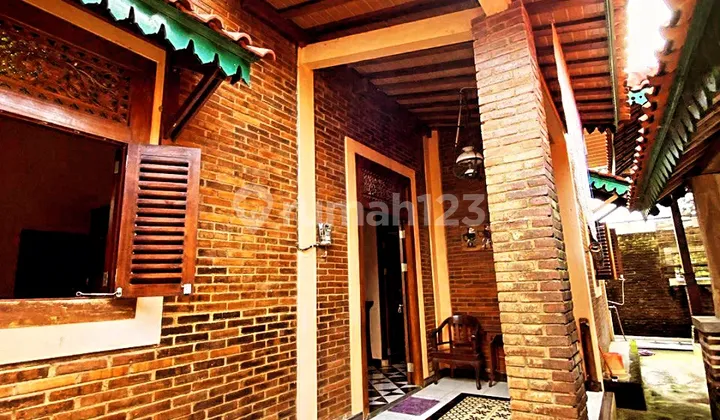 Javanese Design House with Furnishings in Solo Baru Cluster 2