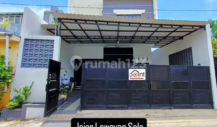 Luxury House in Laweyan Row, Solo City, Beautiful Design