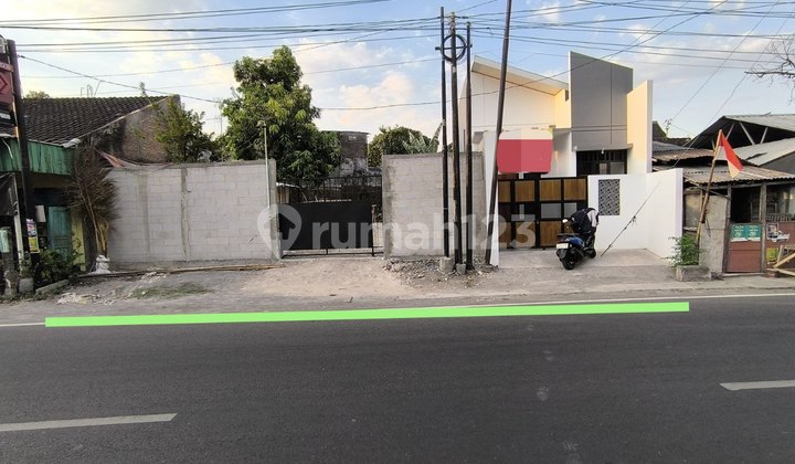 Ruang-usaha Pinggir Jalan Raya Manahan Banjarsari Solo