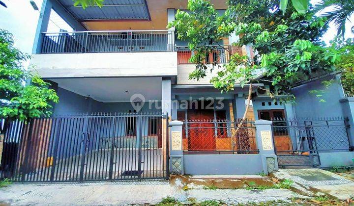 Rumah mewah  2 Lantai di Baturan fajar indah Bagus 1