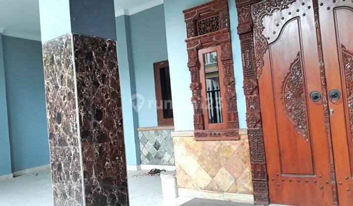 Rumah mewah  2 Lantai di Baturan fajar indah Bagus 9