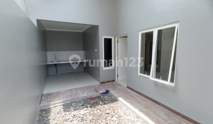Rumah cantik di kawasan berkembang mojosongo 7