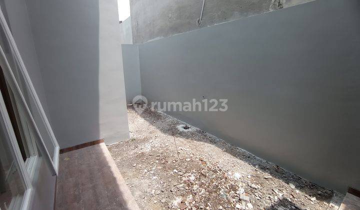 Rumah cantik di kawasan berkembang mojosongo 8