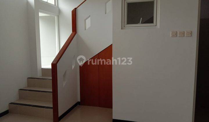 Rumah ready unit di Penumping 2 Lantai dekat Grandmall solo kota 5
