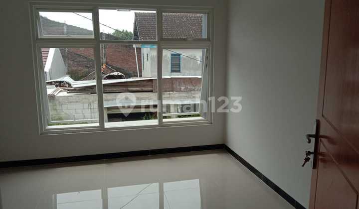 Rumah ready unit di Penumping 2 Lantai dekat Grandmall solo kota 9