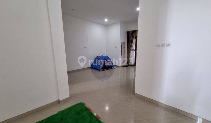Rumah mewah 2 Lantai di Blembem dekat mojosongo 5