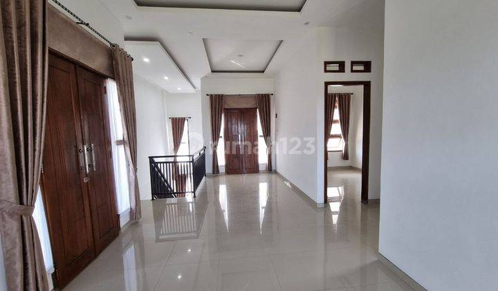 Rumah mewah 2 Lantai di Blembem dekat mojosongo 8
