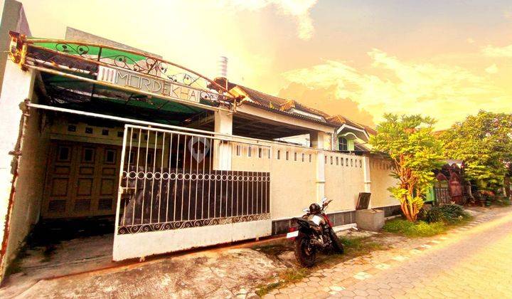 Rumah second 2 kavling di kawasan perumahan solo baru 1