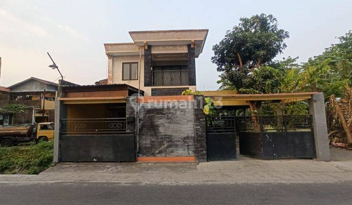 Rumah mewah 2 Lantai di pinggir jalan utama cemani  1