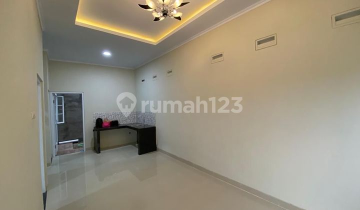 Cheap house near Semanggi Pasar Kliwon Solo. Cheap house near Semanggi Pasar Kliwon Solo.