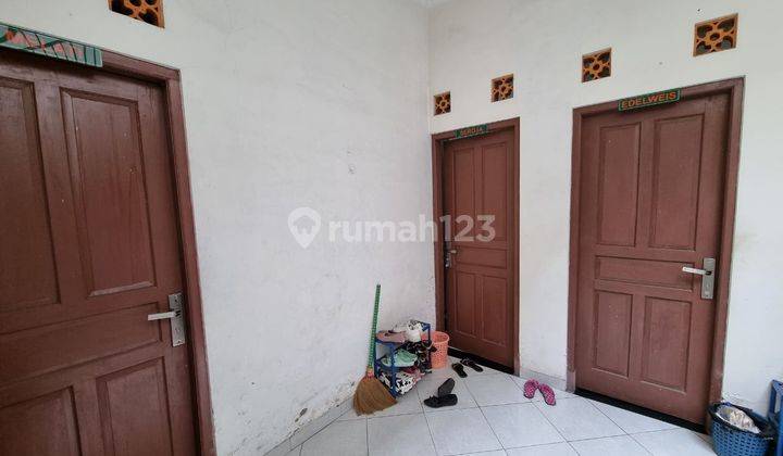 Rumah kost putri 2 Lantai strategis di area kampus UNS 2