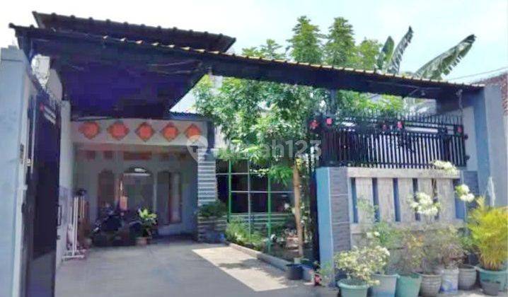 Rumah cantik 2 Lantai dekat jalan raya di Jebres mojosongo 1