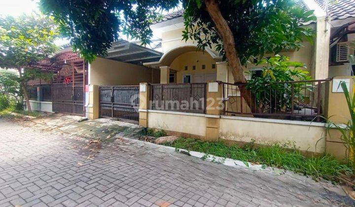 Rumah second di jajar Laweyan dekat kantor DPRD Solo 2