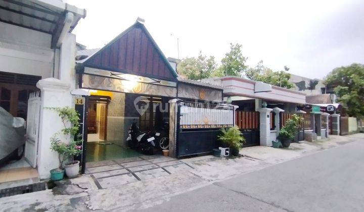 Rumah 2 Lantai cantik di Banyuanyar banjarsari Solo kota 1