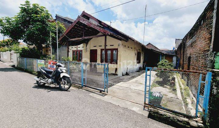 Rumah hitung Tanah di Kerten Laweyan 325 m² 1