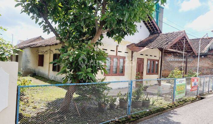 Rumah hitung Tanah di Kerten Laweyan 325 m² 2