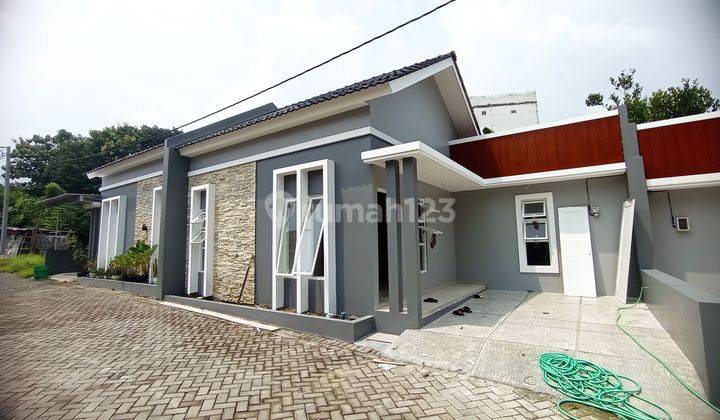 Rumah cantik di mojosongo jebres dekat kampus UNS 1