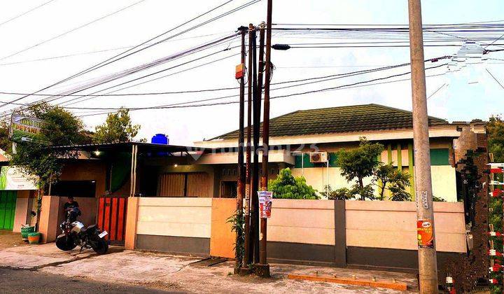 Rumah mewah pinggir jalan raya jaten papahan karanganyar 2