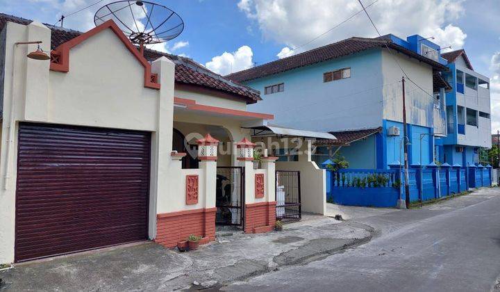 Rumah 2 Lantai lokasi strategis harga murah di Pandeyan 2