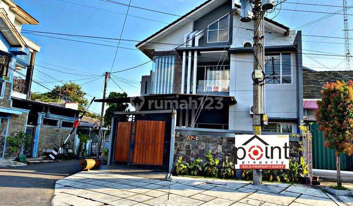 Rumah mewah 2 Lantai murah di Grogol solo baru jalan 8 meter 1