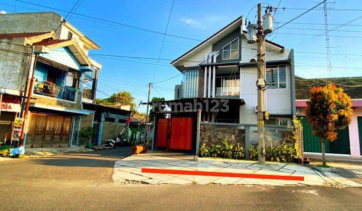 Rumah mewah 2 Lantai murah di Grogol solo baru jalan 8 meter 2