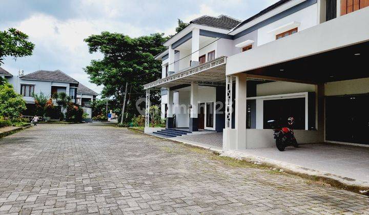 Rumah mewah 2 Lantai plus kolam renang di cluster di Solo baru 2