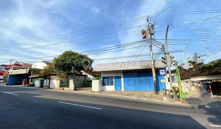 Rumah plus gudang di pinggir jalan raya di Mojosongo jebres 1