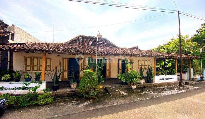 Rumah cantik full jati lawas di Wirun mojolaban lokasi strategis 1