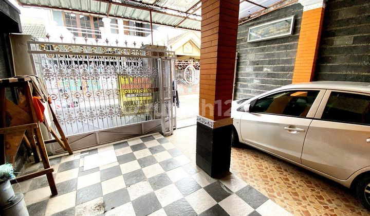 Beautiful House with Unique Design in the Solo Baru Housing Area 2