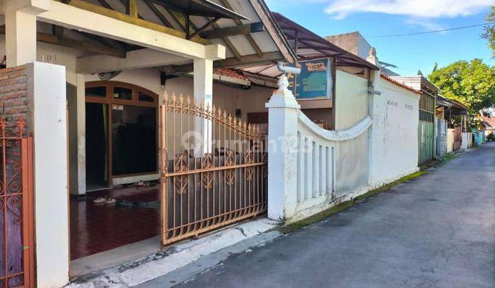 Rumah 2 Lantai Lahan Luas Di Dekat Underpass Makamhaji 1